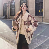 Korean Vintage Lattice Lamb Wool Coat Girl Small 2025 Winter New Thicken And Reduce The Age Of English Cotton Clothes
