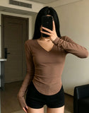 V-Necked Bottom-Up Women 2026 Autumn New Pure Tea Art White Irregular Long-Sleeved T-Shirt Short Shirt